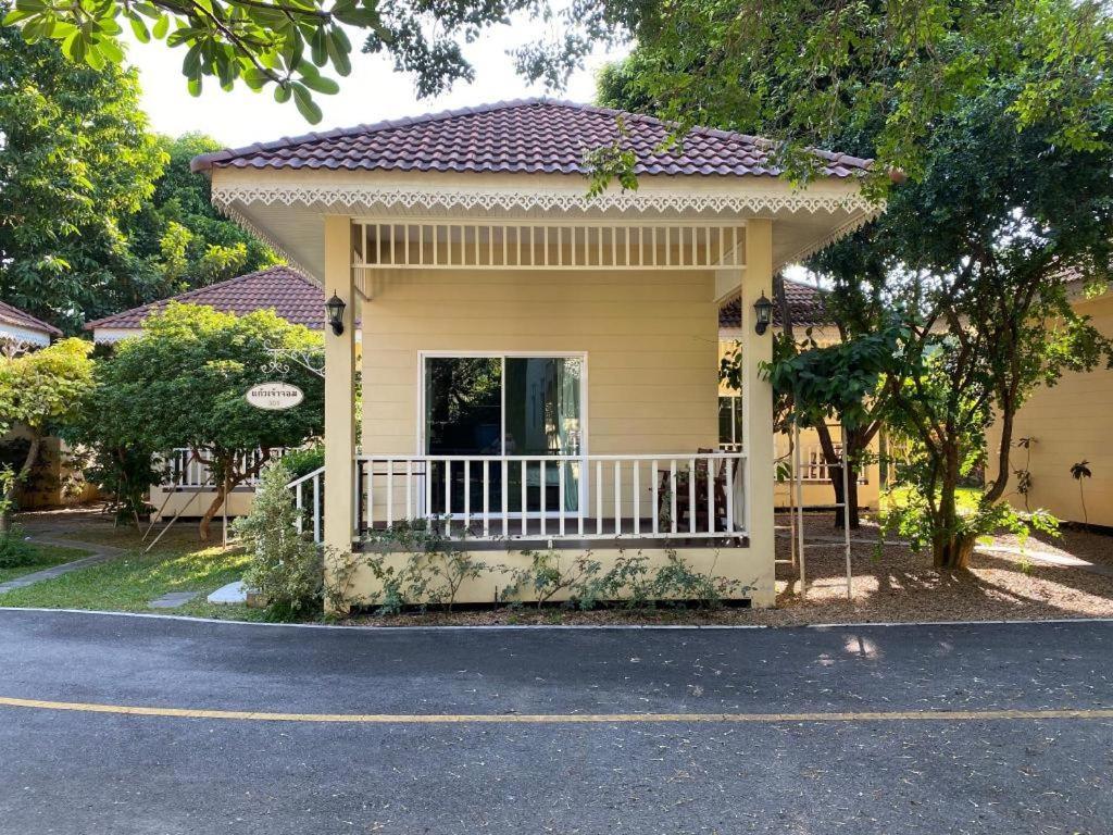 Ruen Maihom Riverside Cottage Kanchanaburi Dış mekan fotoğraf