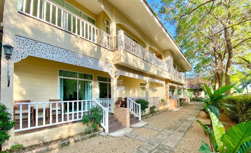 Ruen Maihom Riverside Cottage Kanchanaburi Dış mekan fotoğraf